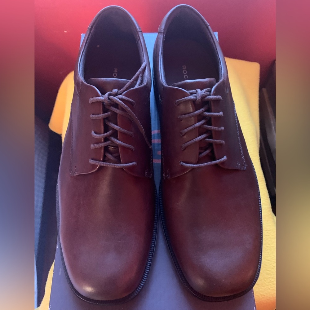 Rockport Leather Lace-Up Dress Shoes – Classic Brown Oxford Style